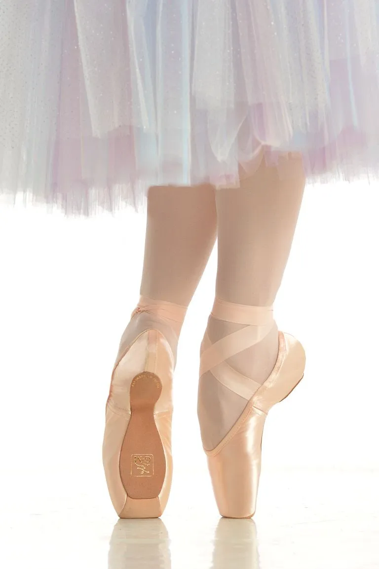 Gaynor Minden | Classic Fit Pointe Shoe | Size 6