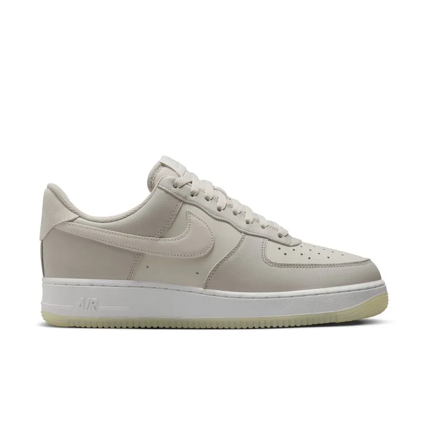 M Nike Air Force 1 '07 LV8 FN5832-001