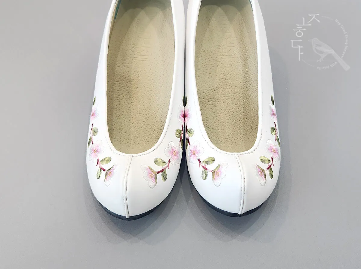 Plum Blossoms Women Hanbok Shoes  Kkotshin