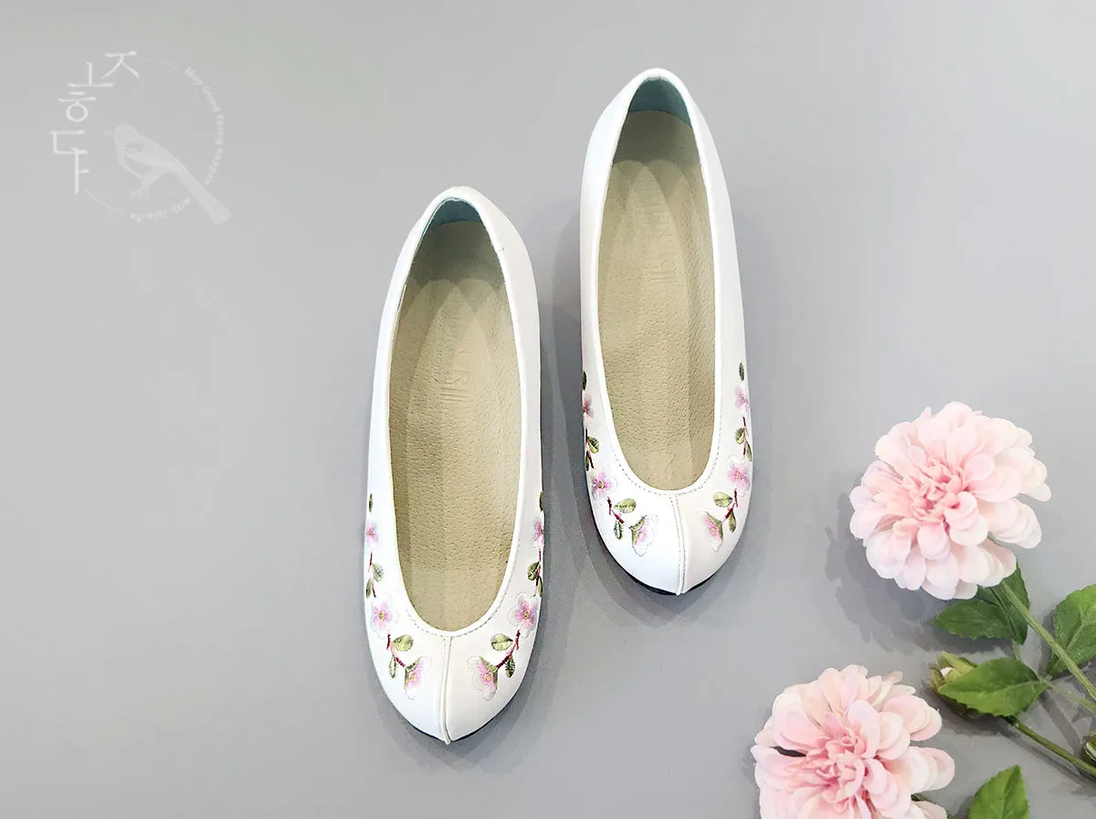 Plum Blossoms Women Hanbok Shoes  Kkotshin